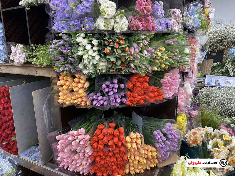 بازار گل برای خرید وسایل گل آرایی
